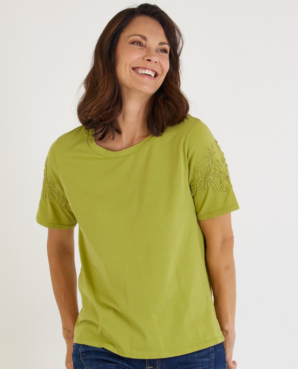 T-Shirt in Grün mit Blumenstickerei