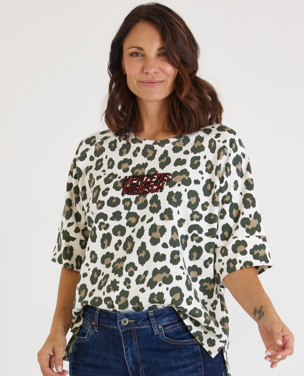 Oversized Leo Shirt