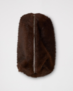 Flauschige Kosmetiktasche in Dunkelbraun