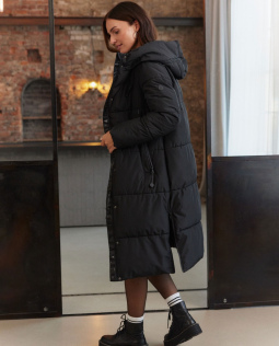 Wadenlange Steppjacke in Schwarz