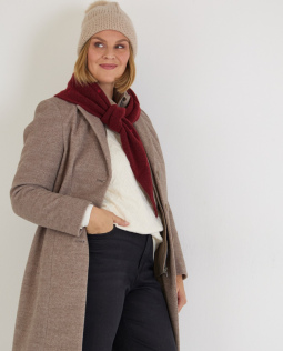 Outfit - Strickpullover mit Struktur & Jeanshose in schwarz & Wollmantel 