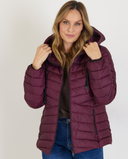 Kurze leichte Steppjacke in Beige mit Reißverschluss und Kapuze.