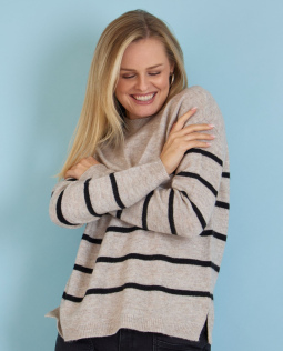 Gestreifter Pullover mit Stehkragen