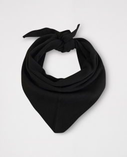 Gestricktes Dreieckstuch in Schwarz