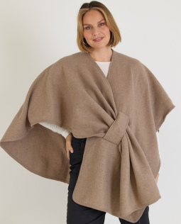 Poncho mit Schlaufe in Beige
