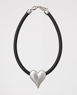 Kurze Kette mit Herzanhänger