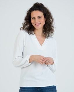 Krepp-Bluse mit V-Ausschnitt in Weiß