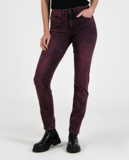 Power-Stretch Jeans in Raspberry