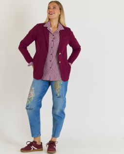 Outfit - Elegante Streifenbluse & Langer Jersey Blazer & Barrel Jeans mit Print