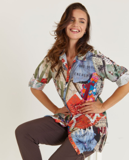 Longbluse mit Buchstabendruck