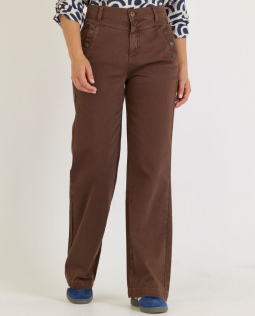 Moderne High-Waist Jeans in Braun
