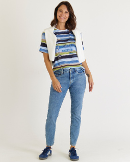 Outfit - Streifenshirt mit Kordelzug & Pullover mit V-Ausschnitt & Power Stretch Denim