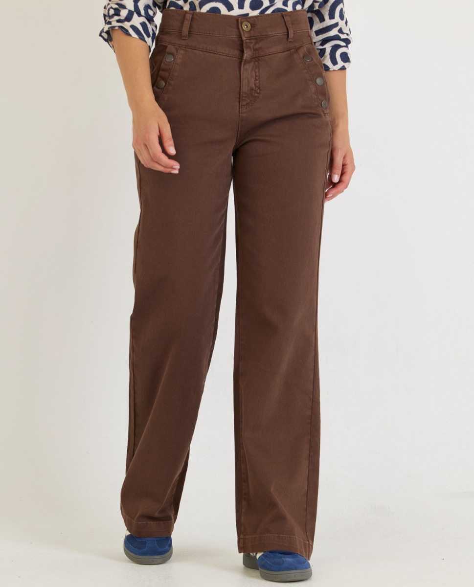 Moderne High-Waist Jeans in Braun